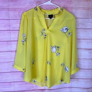 Worthington Petite Beautiful‎ Floral Yellow Blouse Size PL